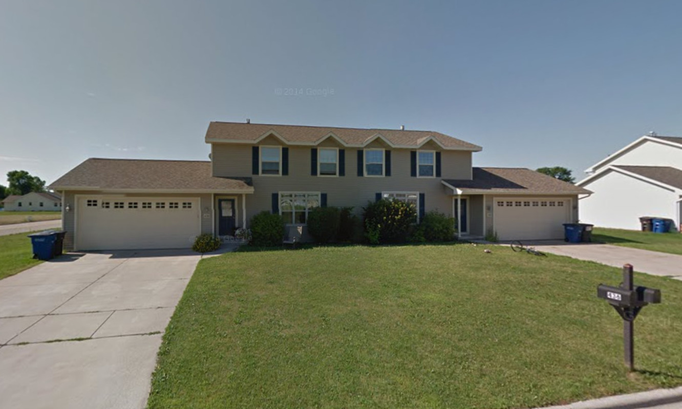 Side by Side 2 story Duplex in Pulaski *Potential CONDO convert